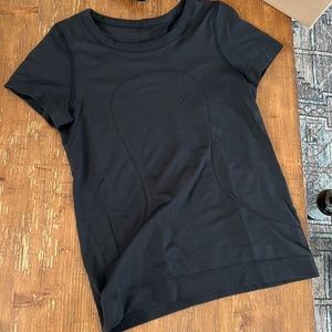Lululemon swiftly t-shirt
